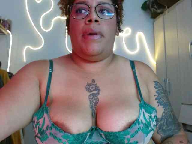 saramorales1 webcam