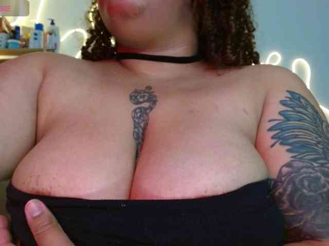 saramorales1 webcam
