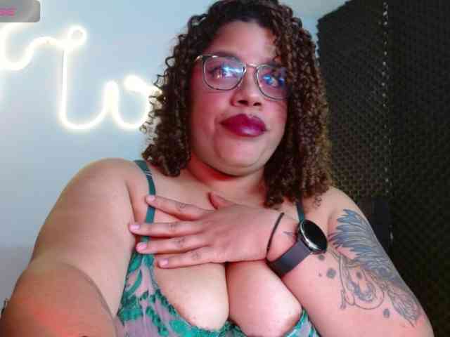 saramorales1 webcam
