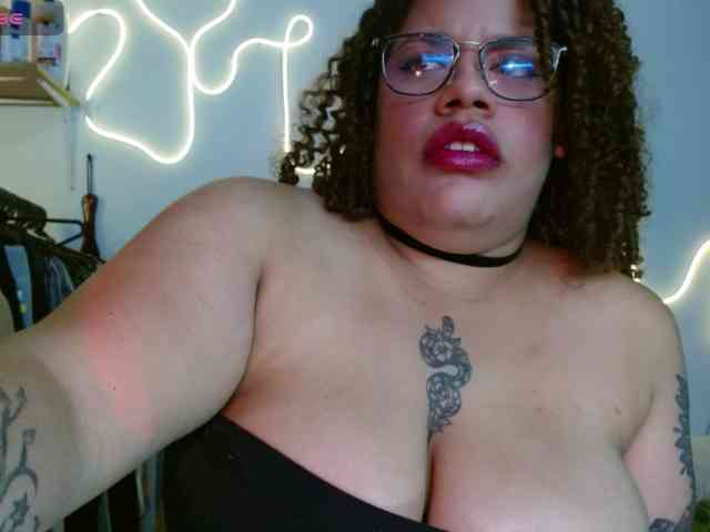 saramorales1 webcam