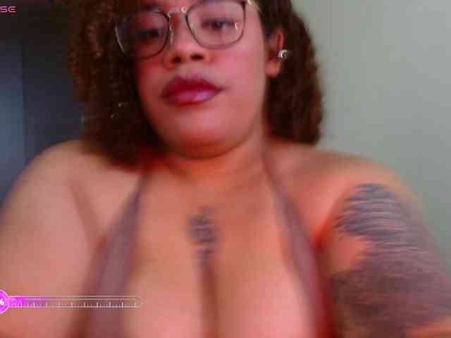 saramorales1 webcam