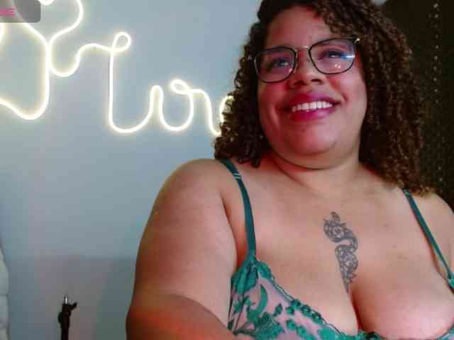 saramorales1 webcam