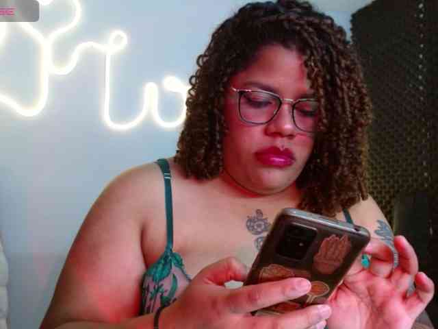 saramorales1 webcam