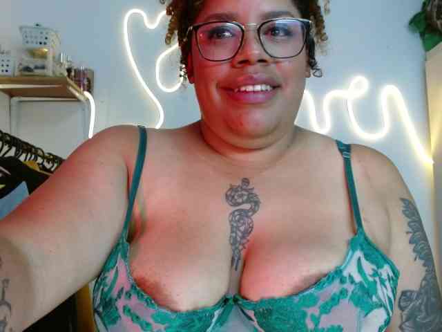 saramorales1 webcam