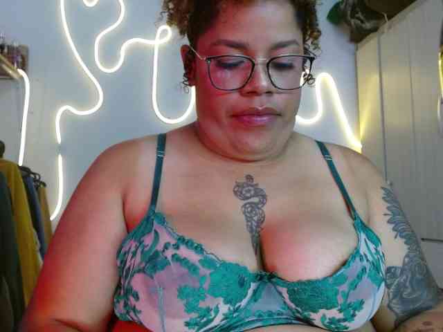saramorales1 webcam