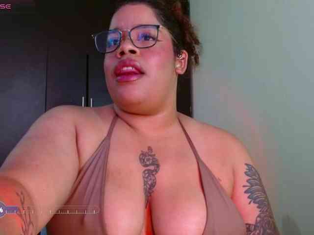 saramorales1 webcam