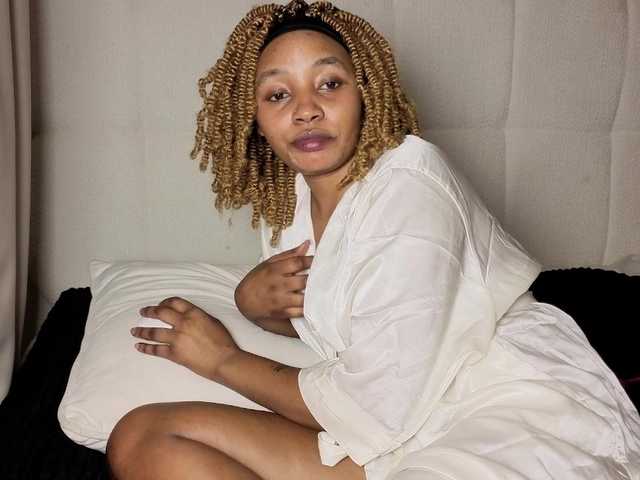 Ebonycutelyn's BongaCams show and profile