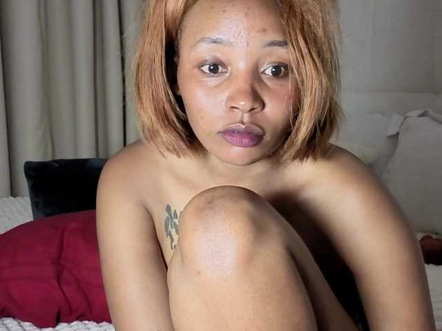 Ebonycutelyn webcam bongacams model stream image