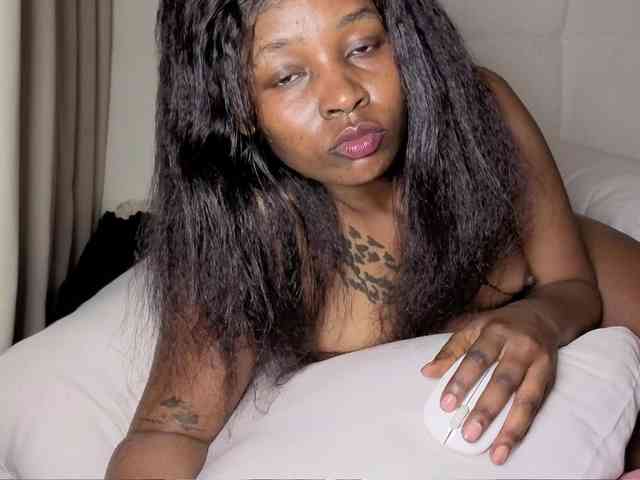 Ebonycutelyn Ebonycutelyn