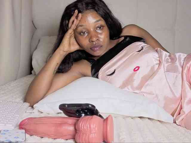 Ebonycutelyn Ebonycutelyn