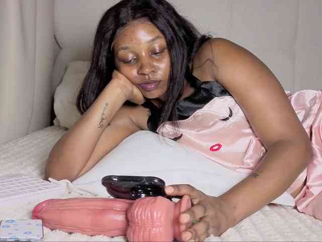 Ebonycutelyn Ebonycutelyn