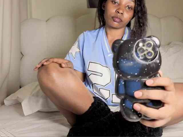 Ebonycutelyn Ebonycutelyn