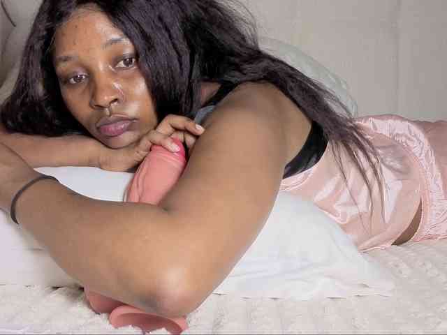 Ebonycutelyn Ebonycutelyn