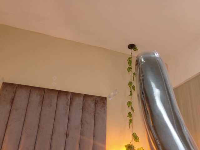 Wanda-Olsenn live cam profile