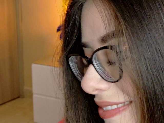 Wanda-Olsenn's BongaCams show and profile