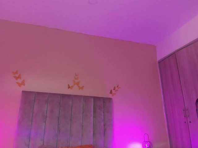 Wanda-Olsenn's BongaCams show and profile