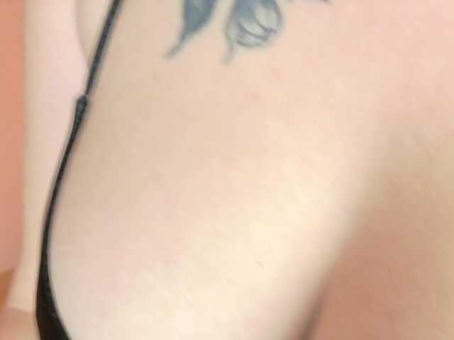 Wanda-Olsenn's BongaCams show and profile