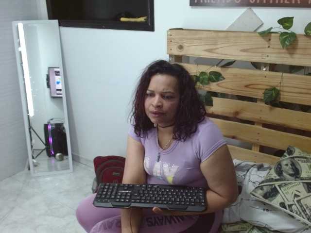 VioletMommyHxt on BongaCams 