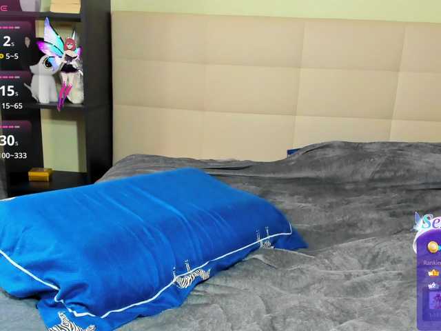 le modèle SilasCoraline est en webcam porno dans un show sur le site bongacams, il possède les tags suivants: White/Caucasian,Brunette,Shaved