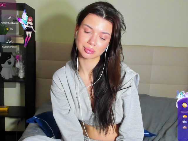 Tune-Godness's BongaCams show and profile