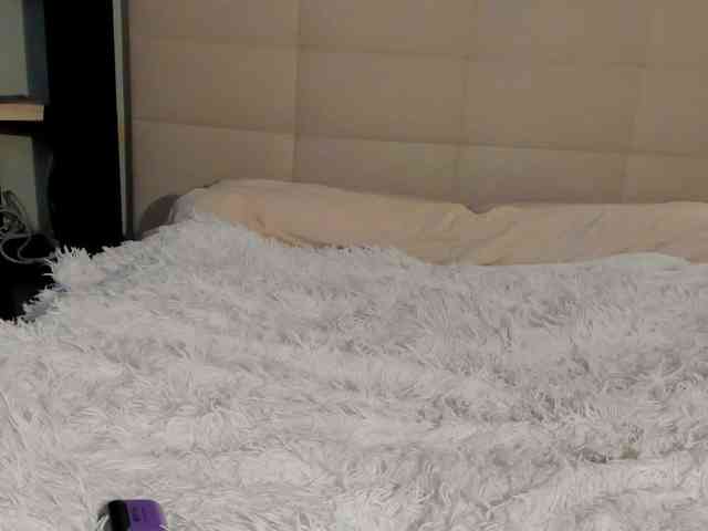 SilasCoraline webcam