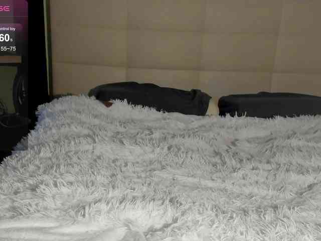 SilasCoraline webcam