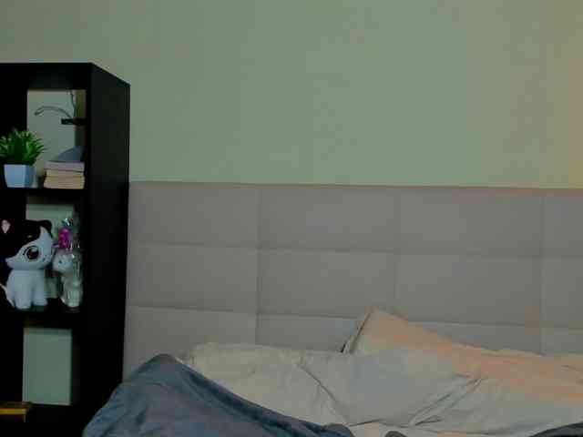 SilasCoraline webcam