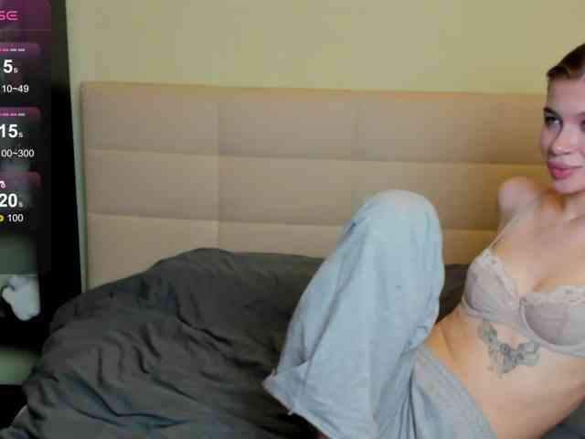 SilasCoraline webcam