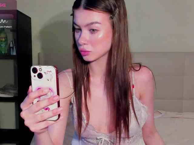 SilasCoraline webcam