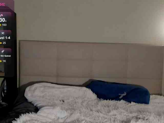 SilasCoraline webcam