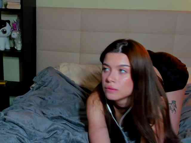 SilasCoraline webcam