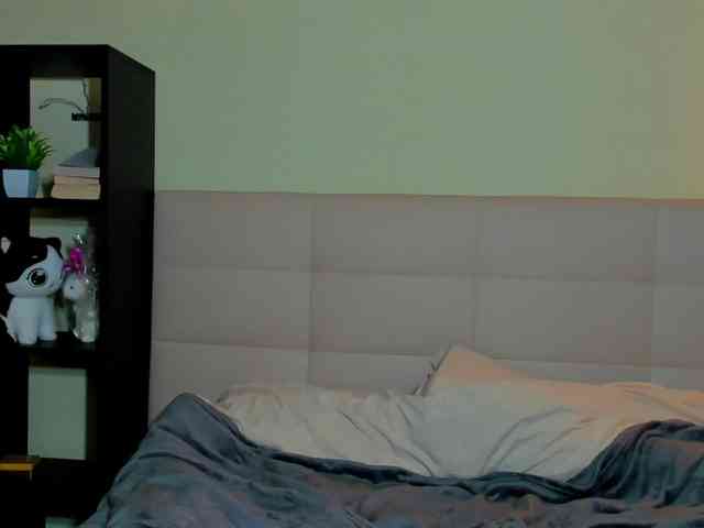 SilasCoraline webcam