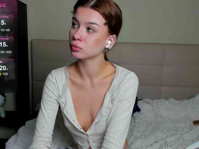 SilasCoraline webcam