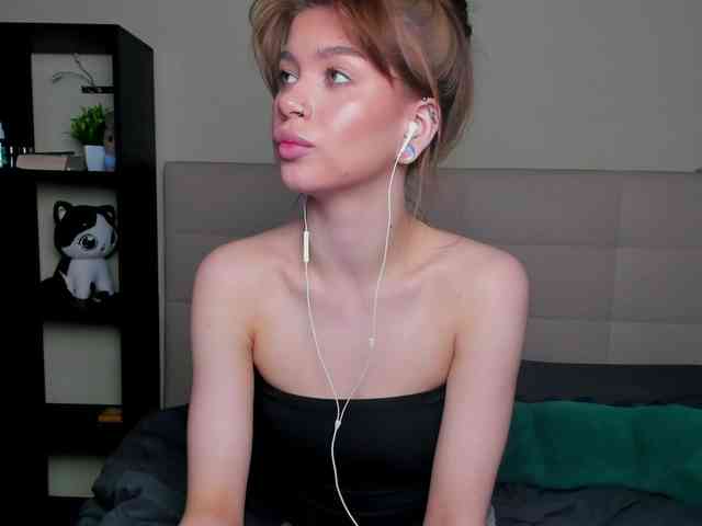 SilasCoraline webcam