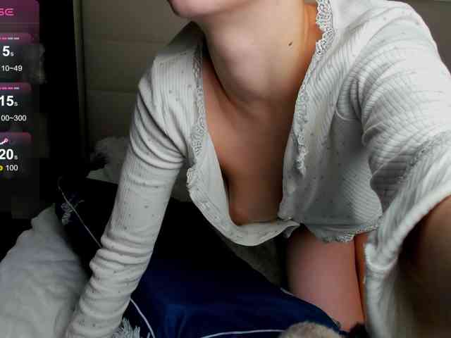 SilasCoraline webcam