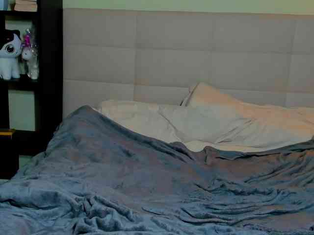 SilasCoraline webcam