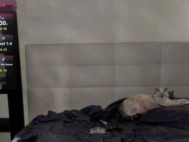 SilasCoraline webcam