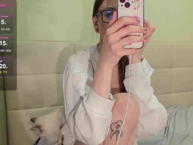 SilasCoraline webcam