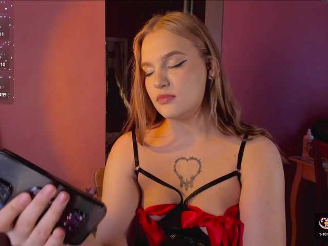 CarolineLovers's BongaCams show and profile