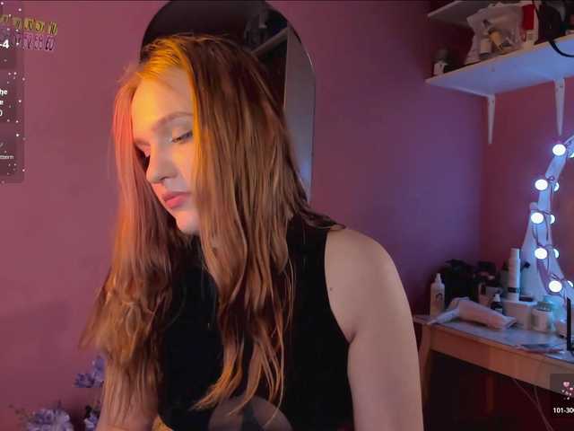 CarolineLovers's BongaCams show and profile