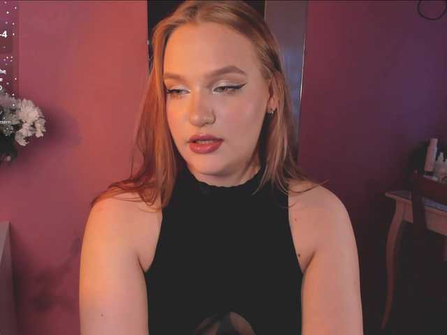 le modèle CarolineLovers est en webcam porno dans un show sur le site bongacams, il possède les tags suivants: White/Caucasian,Blonde,Shaved