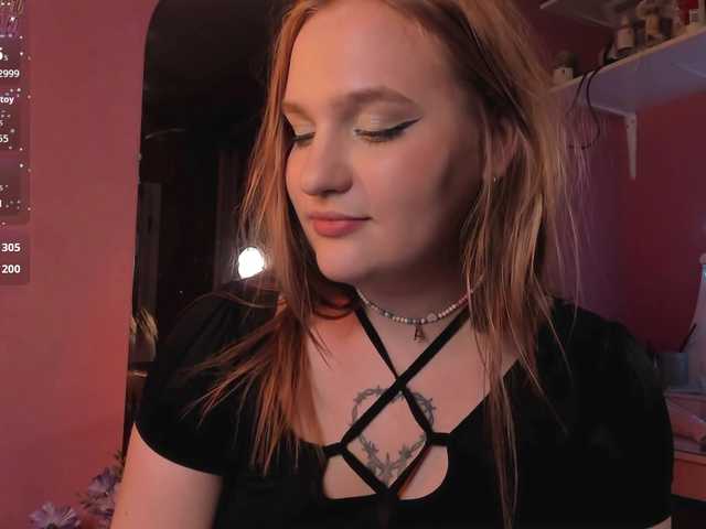 CarolineLovers's BongaCams show and profile