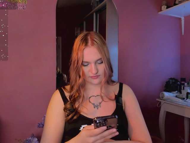 CarolineLovers's BongaCams show and profile