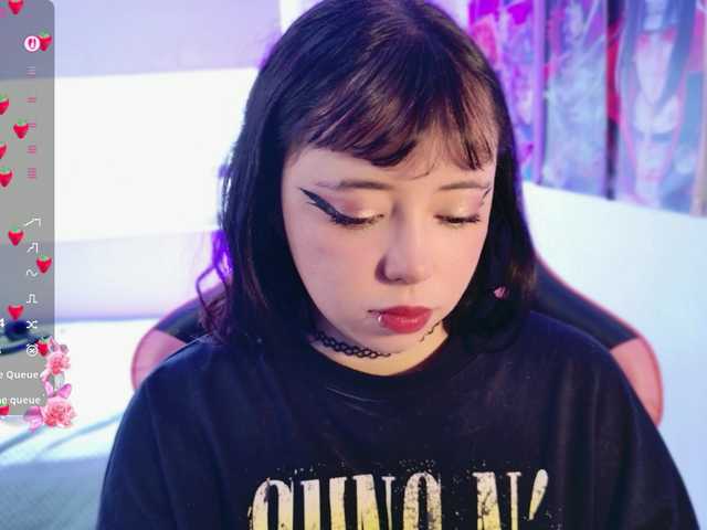 arieyaraa live cam profile