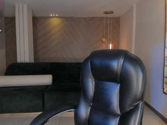 ArianaDumont's BongaCams show and profile