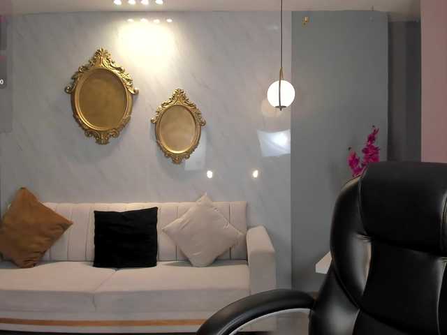 ArianaDumont's BongaCams show and profile