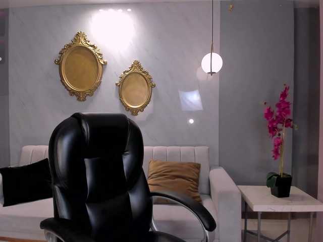 ArianaDumont's BongaCams show and profile