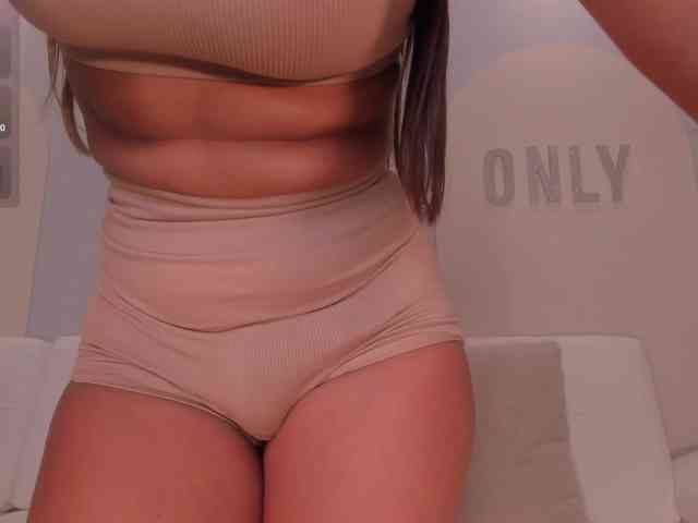 ArianaDumont webcam