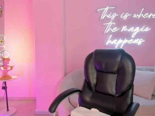ArianaDumont webcam