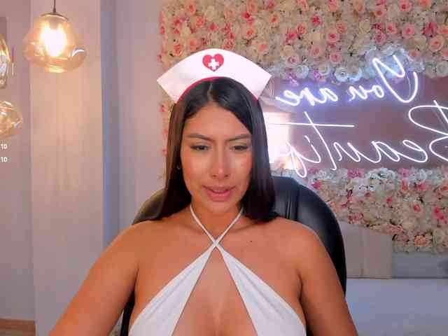 ArianaDumont webcam